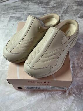 Easy Spirit Women's Traveltime Slip-On Mule Walking Sneakers size 7ww